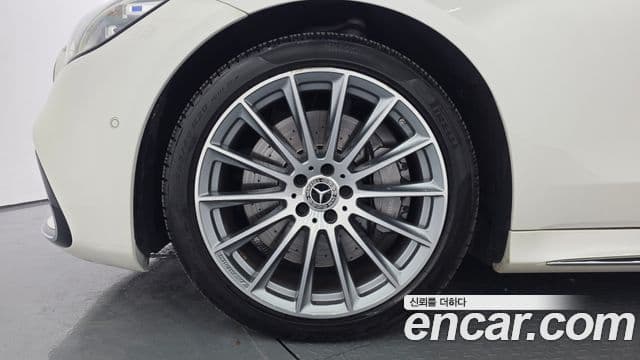 Mercedes-Benz S-Class 2022 — Photo 15/20