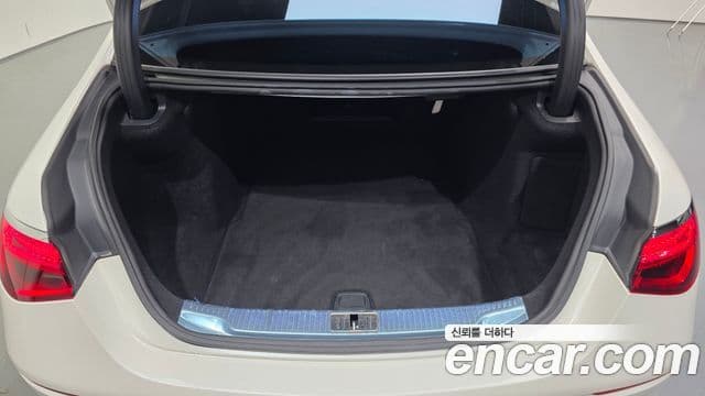 Mercedes-Benz S-Class 2022 — Photo 6/20