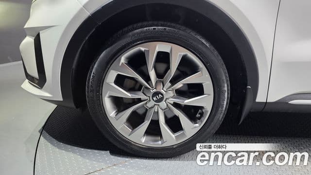 Kia Sorento 2021 — Фото 5/20