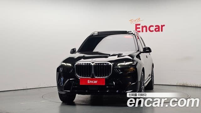 BMW X7 2025 — Photo 16/38