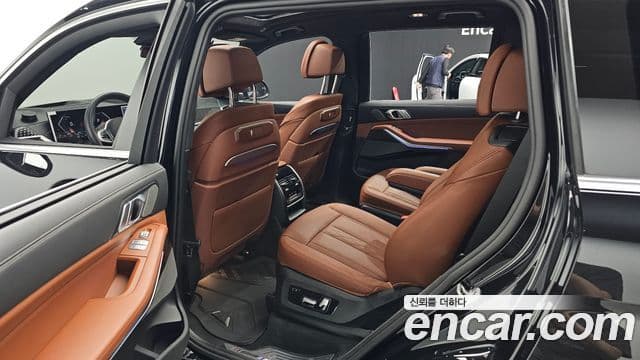 BMW X7 2025 — Photo 34/38