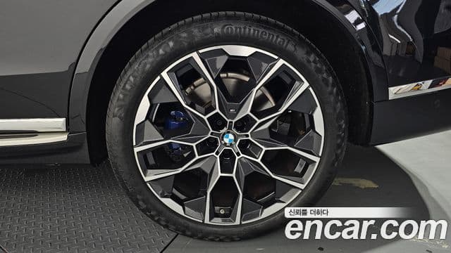 BMW X7 2025 — Photo 27/38