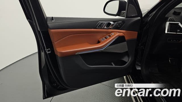 BMW X7 2025 — Photo 10/38