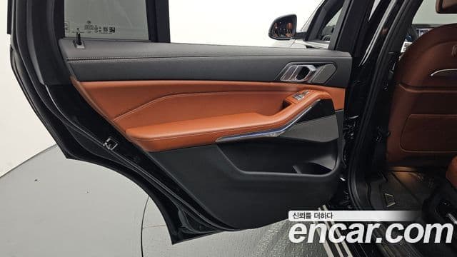 BMW X7 2025 — Photo 32/38