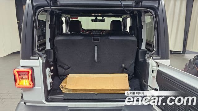 Jeep Wrangler 2021 — Photo 1/30