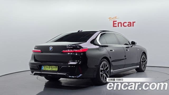 BMW 7 Series 2024 — Photo 10/20