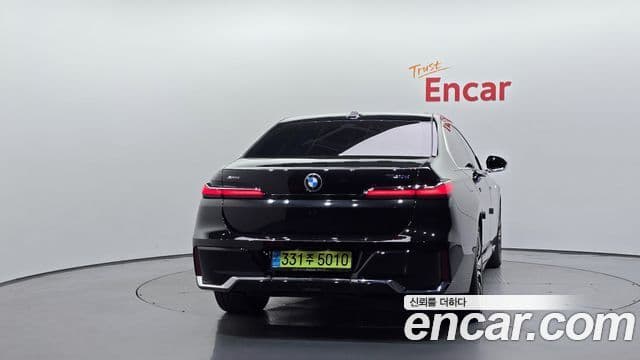 BMW 7 Series 2024 — Photo 17/20