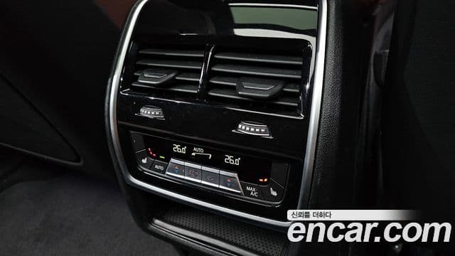 BMW X5 2021 — ფოტო 18/30
