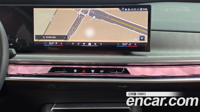 BMW 7 Series 2023 — Photo 26/36