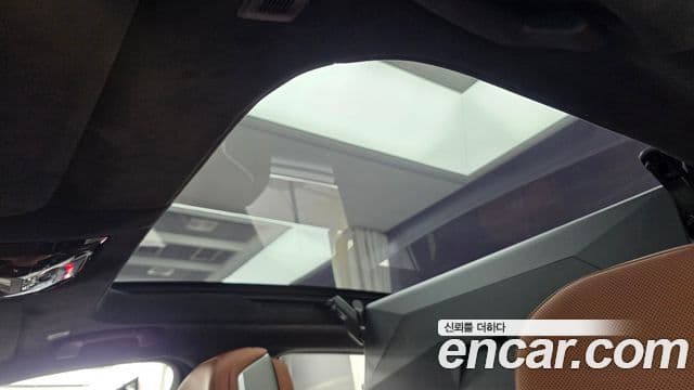 BMW 7 Series 2023 — Photo 19/36