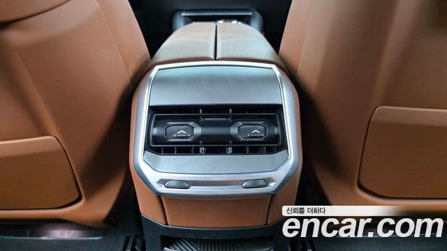 BMW 7 Series 2023 — Photo 18/36