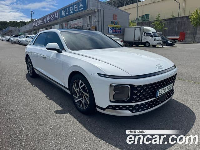 Hyundai Grandeur Hybrid 2023 — Photo 11/19