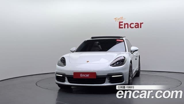 Porsche Panamera 2018 — Şəkil 31/36