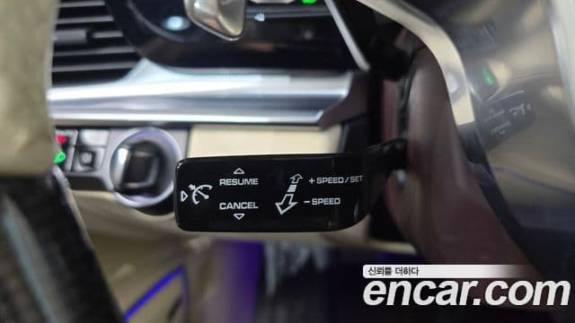 Porsche Panamera 2018 — Şəkil 28/36