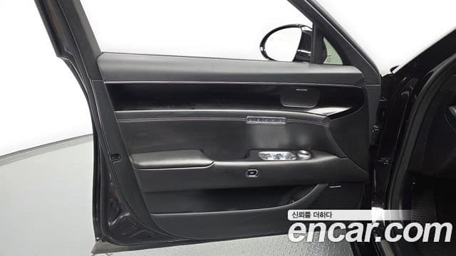 Genesis G90 2022 — ფოტო 36/38