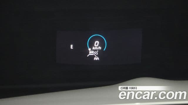 Mercedes-Benz E-Class 2021 — Photo 36/37