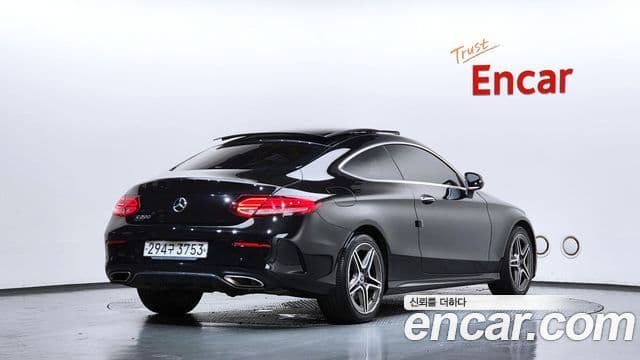 Mercedes-Benz C-Class 2020 — Photo 6/30