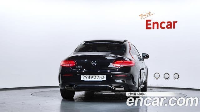 Mercedes-Benz C-Class 2020 — Photo 14/30
