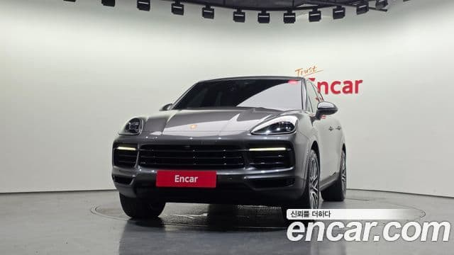 Porsche Cayenne 2021 — Photo 16/33