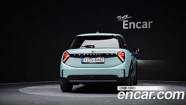 Mini Cooper C 2025 — Фото 3/20