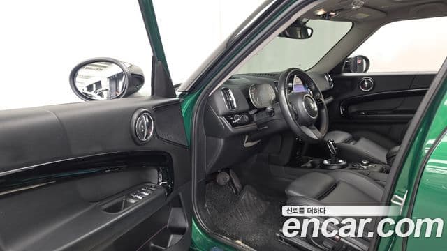 Mini Cooper D Countryman 2022 — ფოტო 18/32