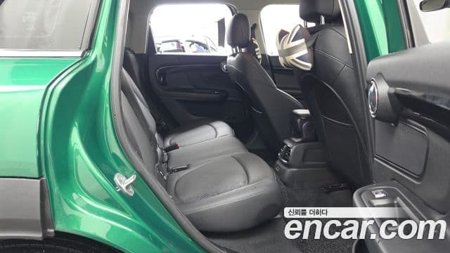 Mini Cooper D Countryman 2022 — ფოტო 16/32