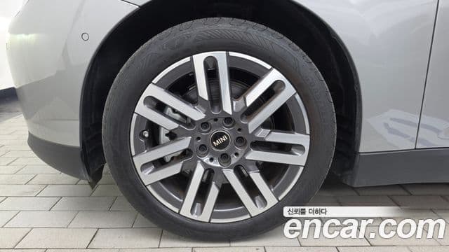 Mini Cooper Electric 2024 — Şəkil 16/30