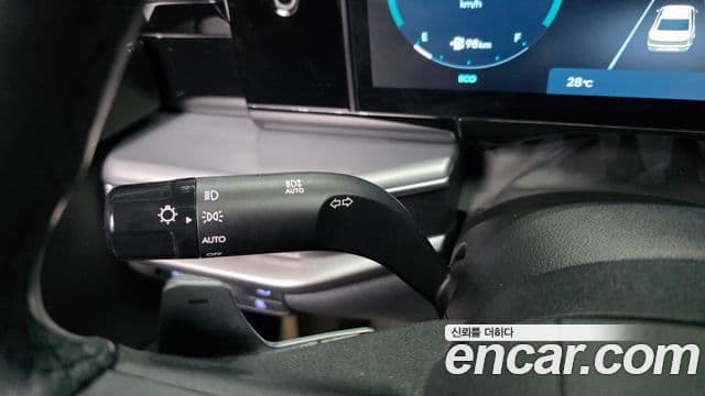 Hyundai Grandeur Hybrid 2023 — Photo 30/39