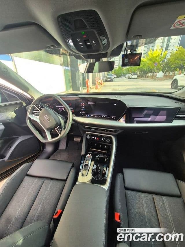 Audi Q5 2025 — Photo 5/12