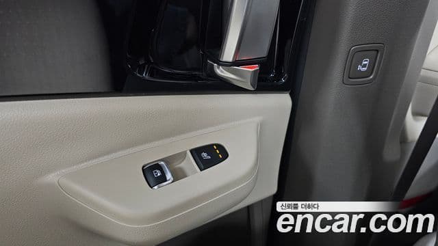 Kia Carnival 2024 — Фото 19/20