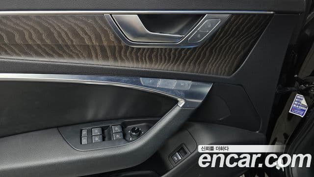 Audi A6 2021 — ფოტო 25/31