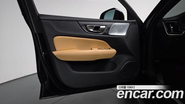 Volvo V60 Cross Country 2023 — Şəkil 11/39