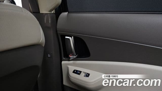 Kia Carnival 2025 — Фото 19/20
