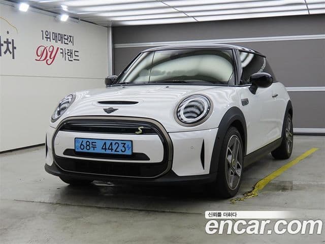 Mini Cooper Electric 2023 — ფოტო 4/20