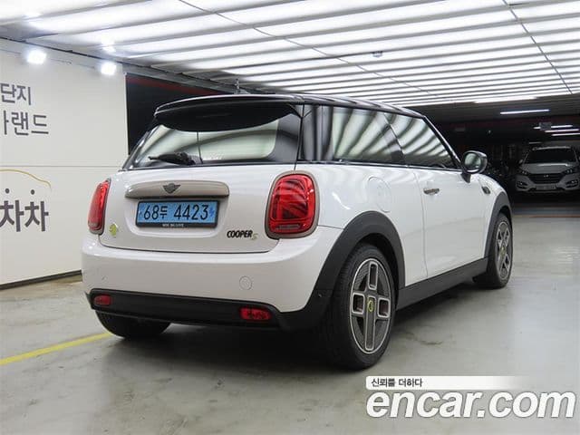 Mini Cooper Electric 2023 — ფოტო 1/20