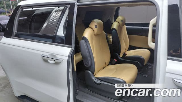Kia Carnival 2023 — Photo 21/36