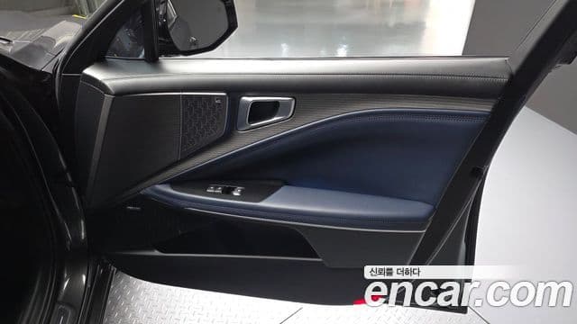 Kia K8 2025 — Photo 10/33
