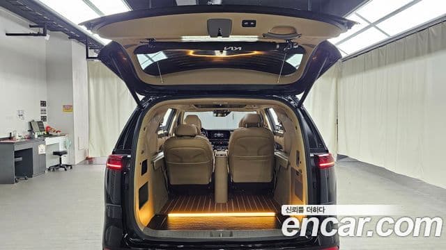 Kia Carnival 2021 — Фото 18/20