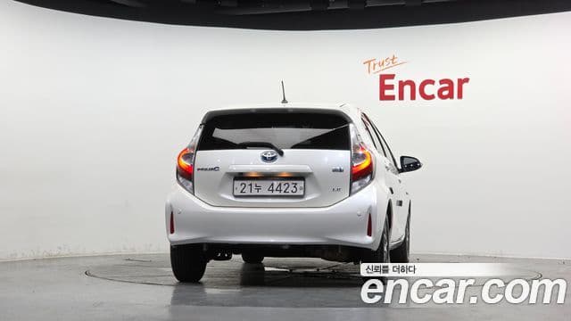 Toyota Prius C 2019 — Photo 22/32