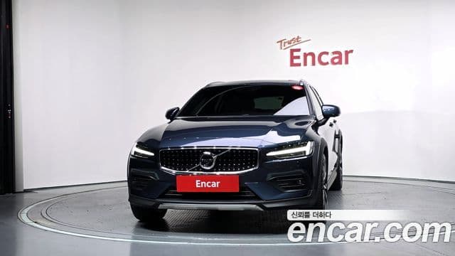 Volvo V60 Cross Country 2022 — Фото 3/20