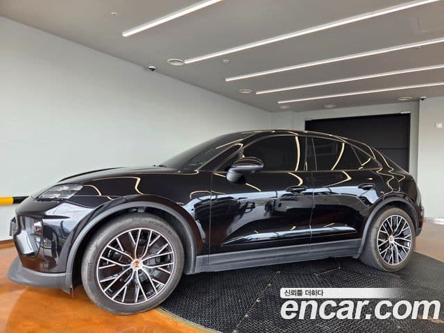 Porsche Macan EV 2025 — ფოტო 2/20