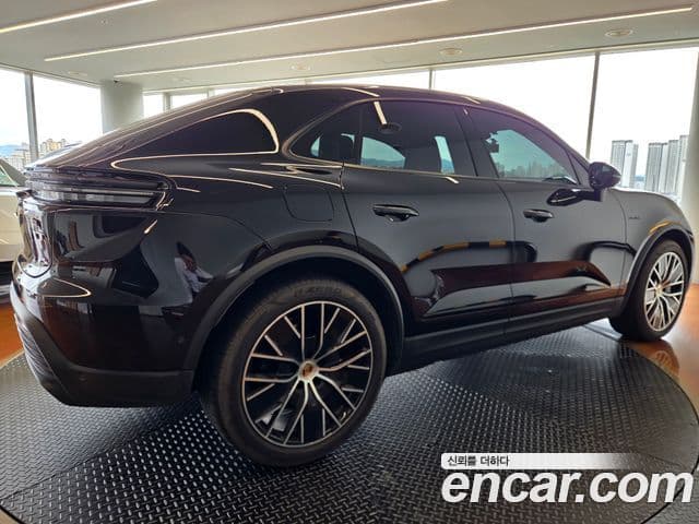 Porsche Macan EV 2025 — ფოტო 9/20
