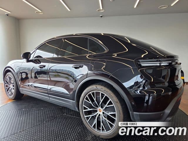Porsche Macan EV 2025 — ფოტო 19/20