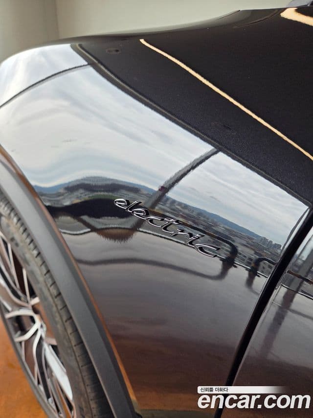 Porsche Macan EV 2025 — ფოტო 10/20