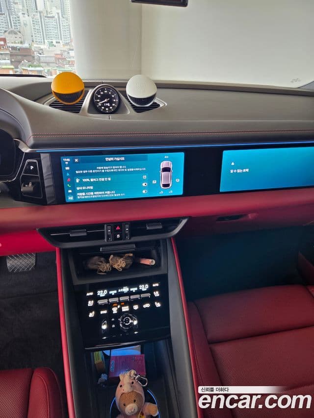 Porsche Macan EV 2025 — ფოტო 7/20