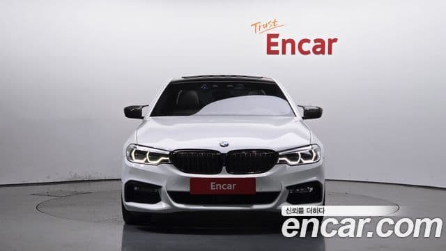 BMW 5 Series 2018 — Şəkil 14/20