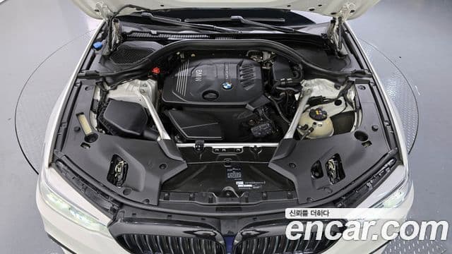 BMW 5 Series 2018 — Şəkil 16/20