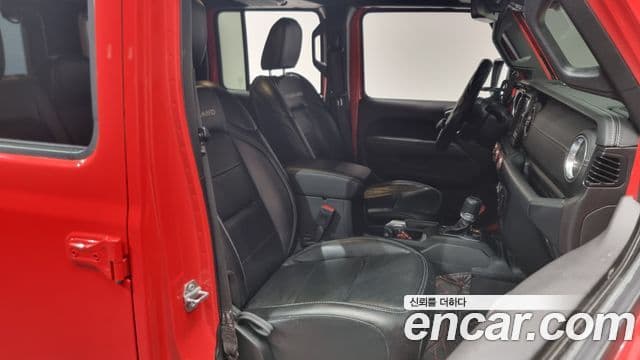 Jeep Wrangler 2019 — Şəkil 10/20