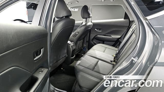 Hyundai Kona 2023 — фото 10 из 20