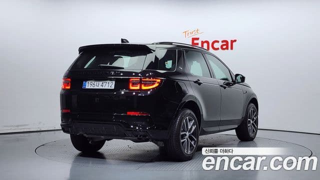 Land Rover Discovery Sport 2024 — фото 2 из 20